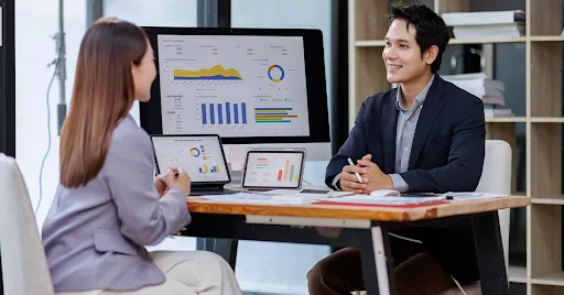 Two professionals discussing on tips negotiate the salary